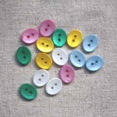 Oval Pearly Button: 16mm