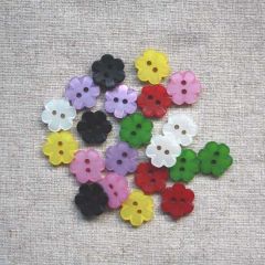 Pearly Flower Button: 15mm