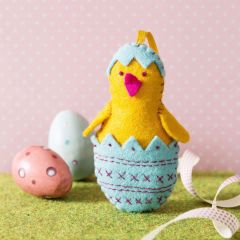 Chick in Egg Mini Felt Craft Kit