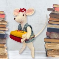 Little Mouse Librarian | Felt Craft Mini Kit | Corinne Lapierre Sewing