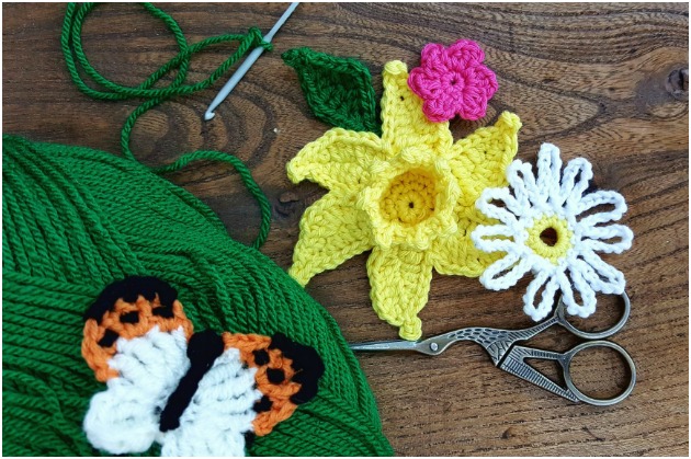 Backstitch crochet flowers class